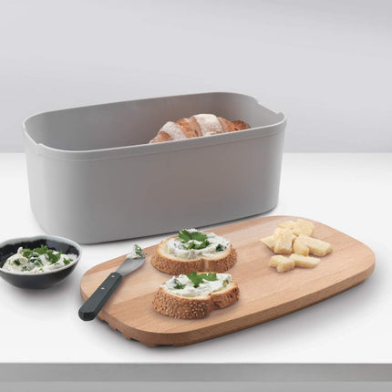 Metaltex Bready Panera con Tabla de Cortar, Caja para Pan 2 en 1 con Tapa de Madera de Haya Ranurada, Contenedor de PP Apto para Alimentos, 20 x 35 x 14 cm